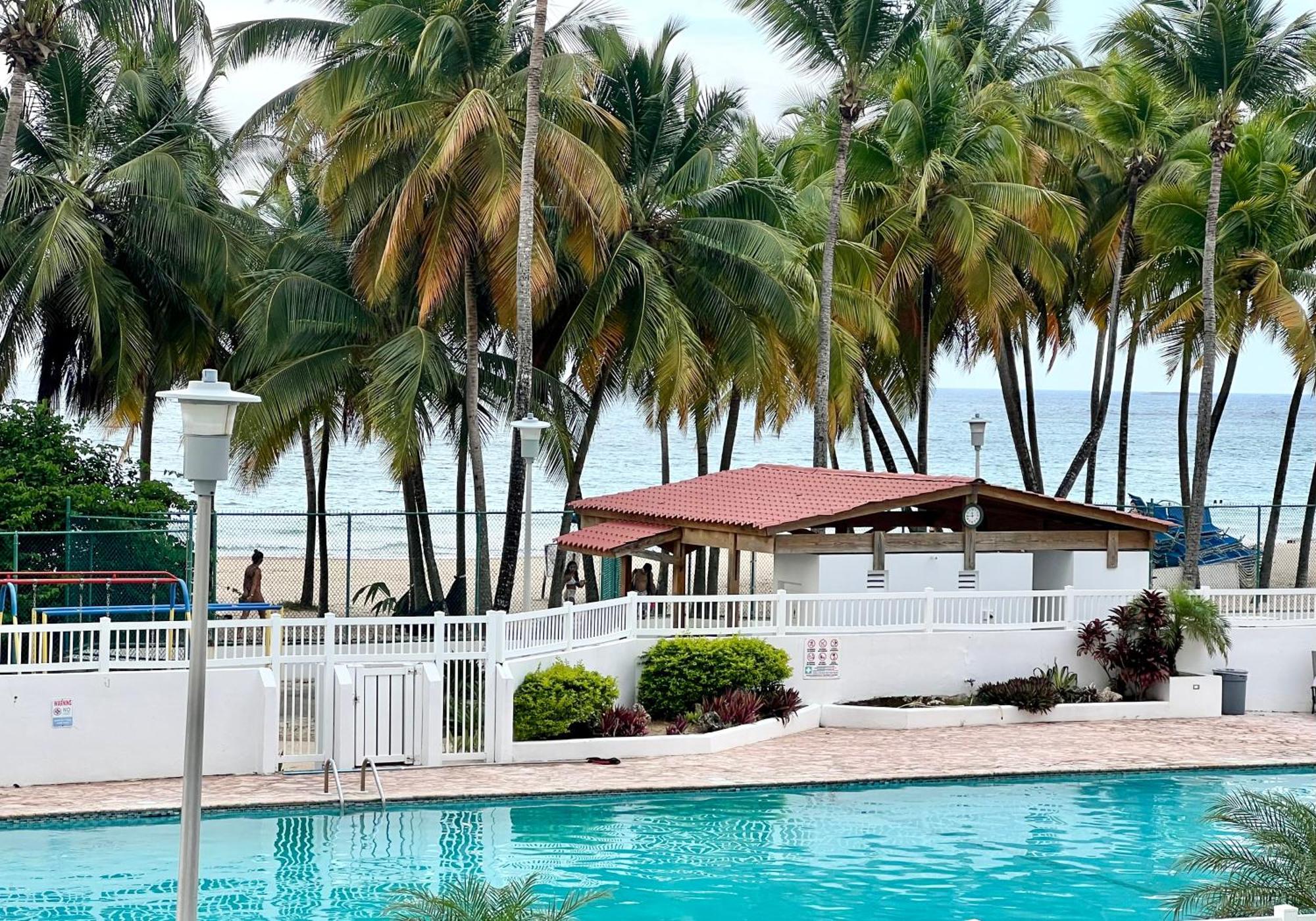 Beachfront Tropical Tantra Apartment San Juan Bagian luar foto